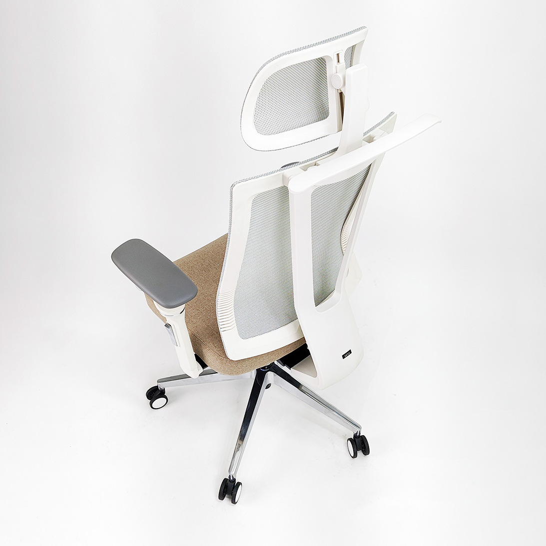 바투스 1767623375/1212011.jpg 의자